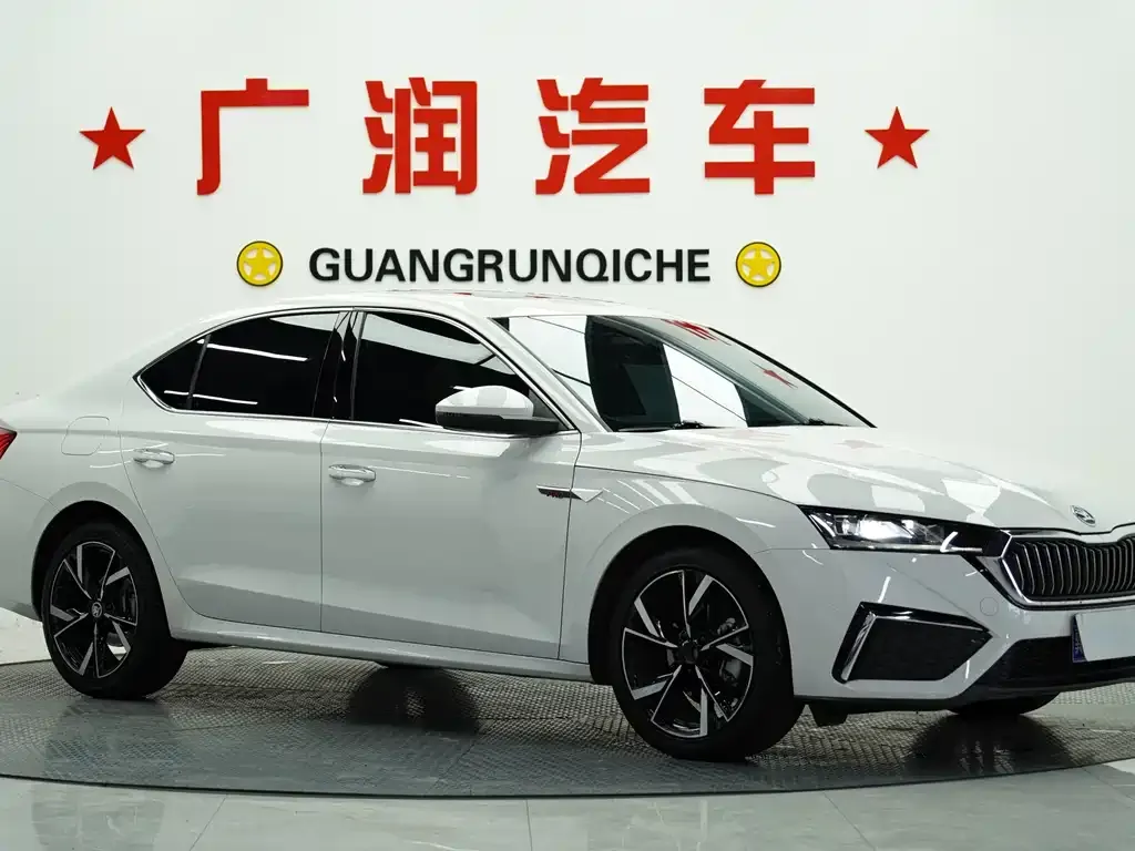 Skoda Octavia 2022 из CN, фото 5