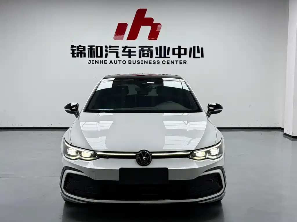 Volkswagen Golf 2023 из CN, фото 2
