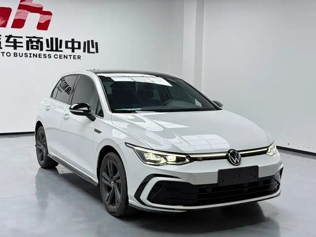 Volkswagen Golf 2023 из CN, фото 3