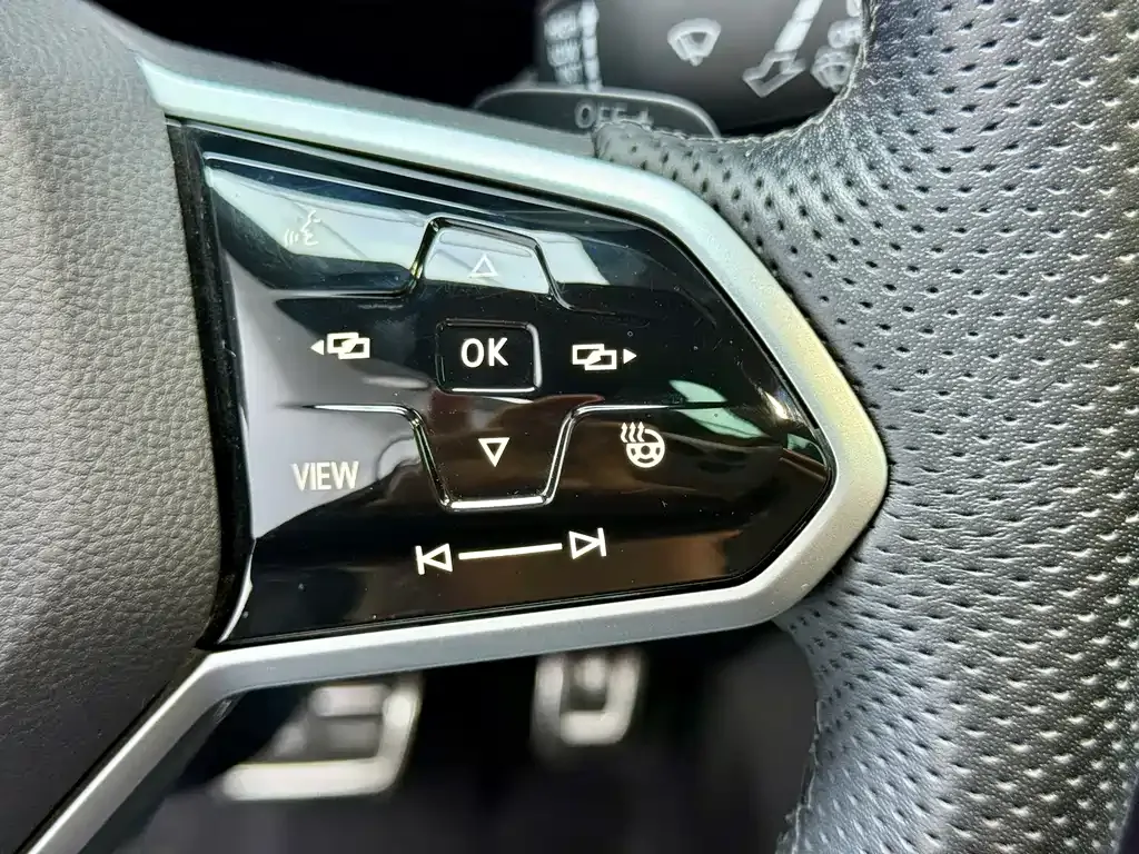 Volkswagen Golf 2023 из CN, фото 10