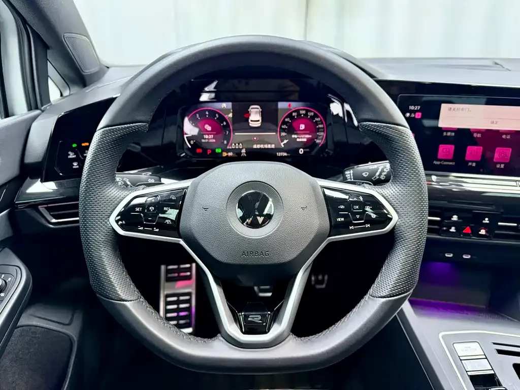Volkswagen Golf 2023 из CN, фото 6