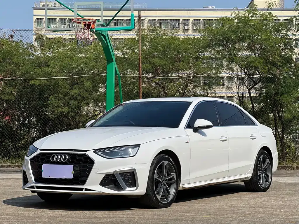 Audi A4L 2023 из CN, фото 1