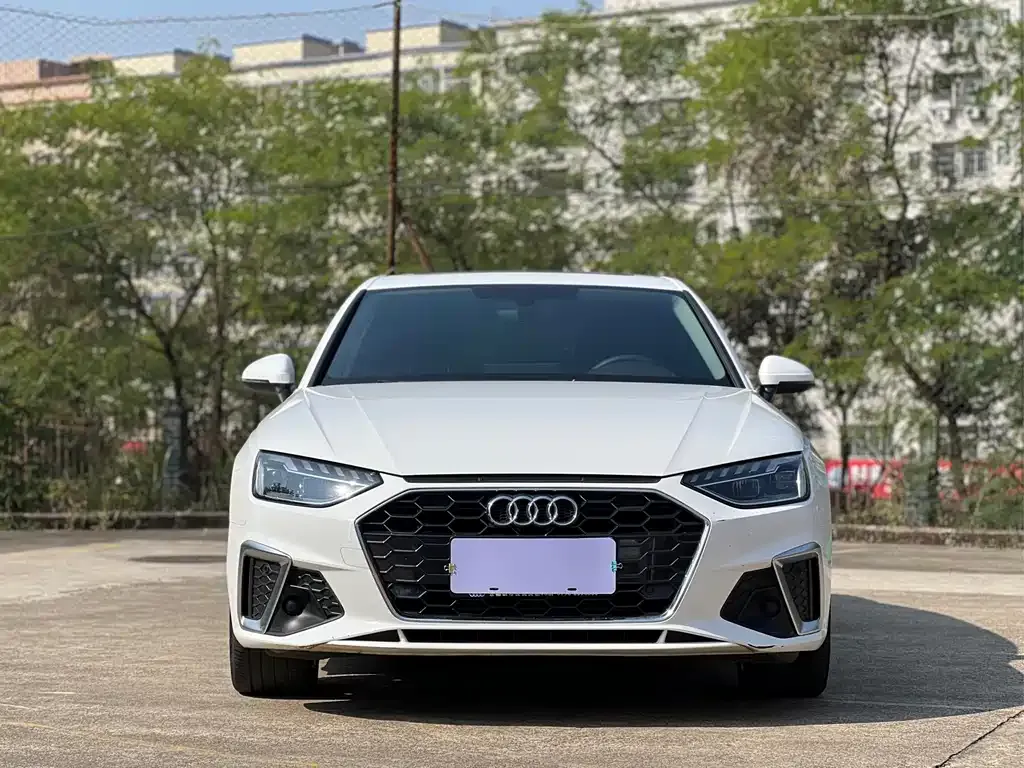 Audi A4L 2023 из CN, фото 3