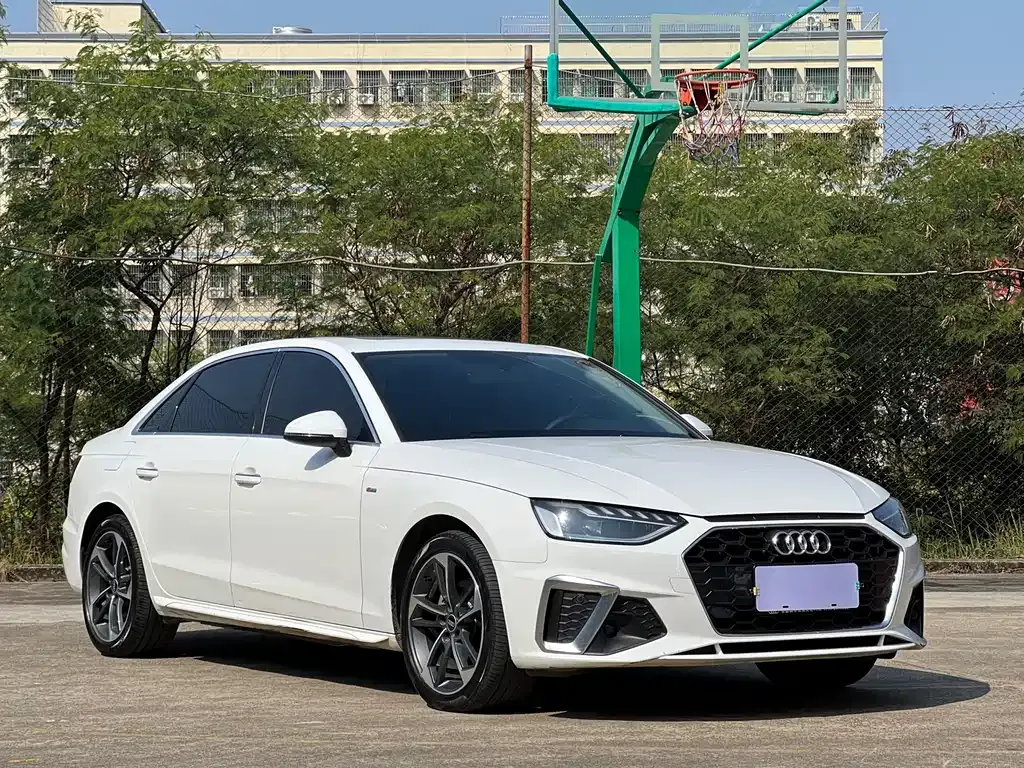 Audi A4L 2023 из CN, фото 9