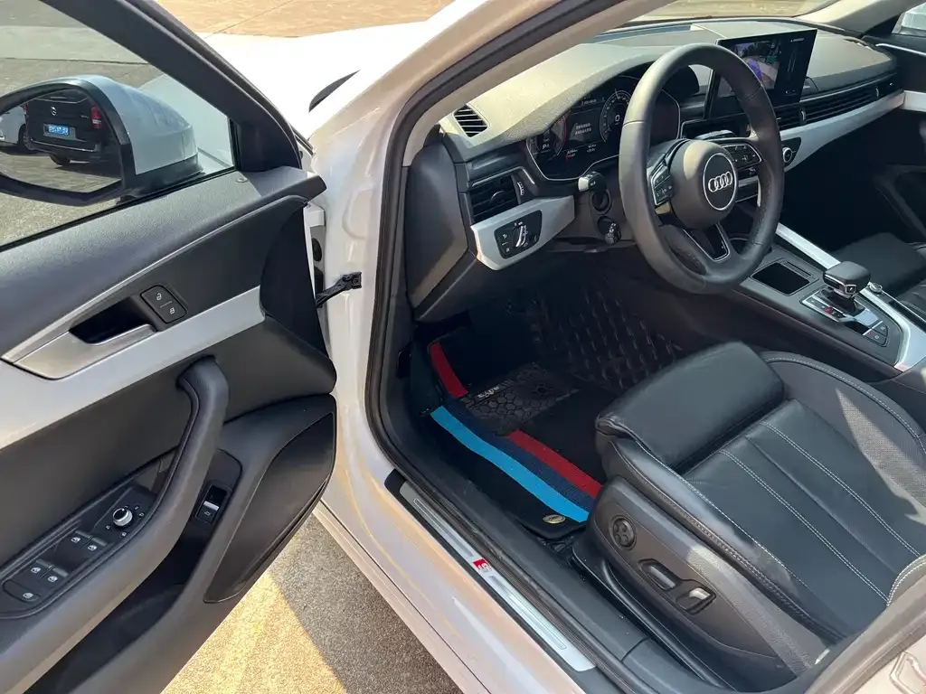 Audi A4L 2023 из CN, фото 7