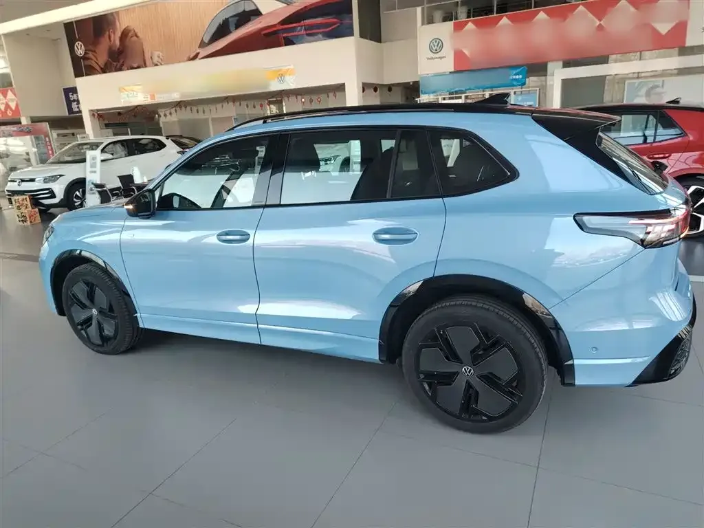 Volkswagen Tiguan L 2024 из CN, фото 5