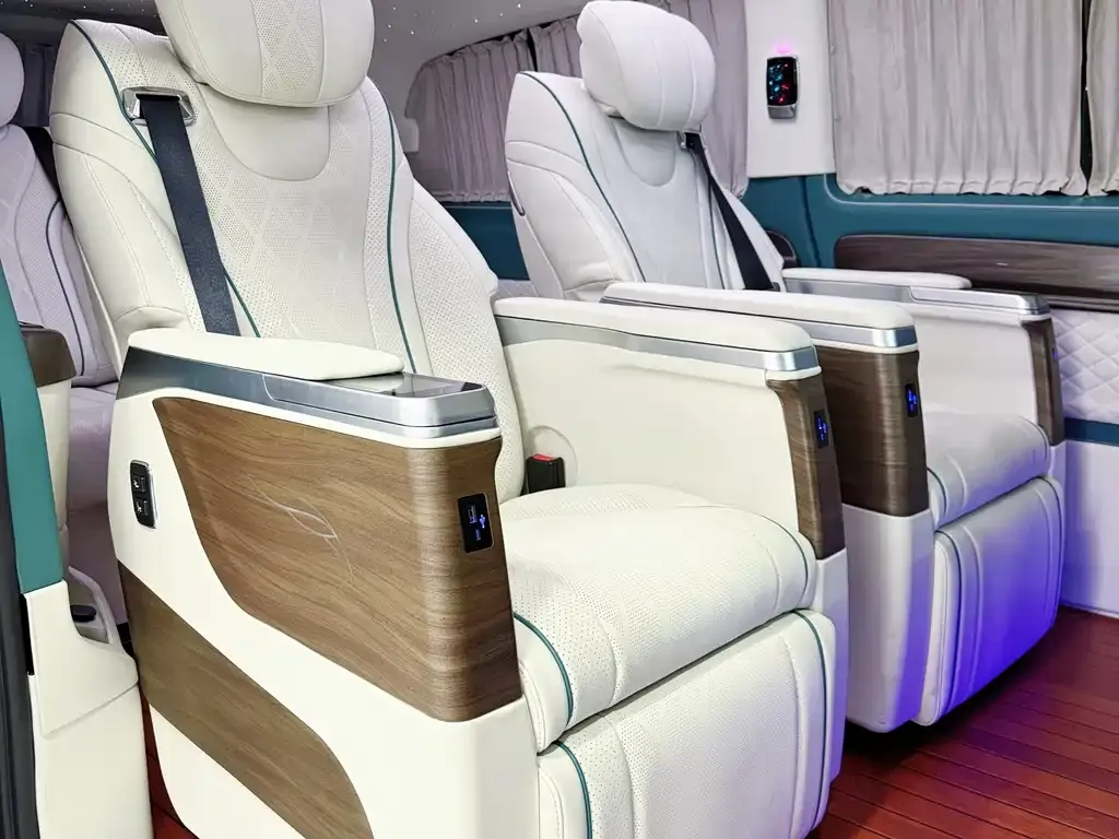 Mercedes-Benz Vito 2024 из CN, фото 5