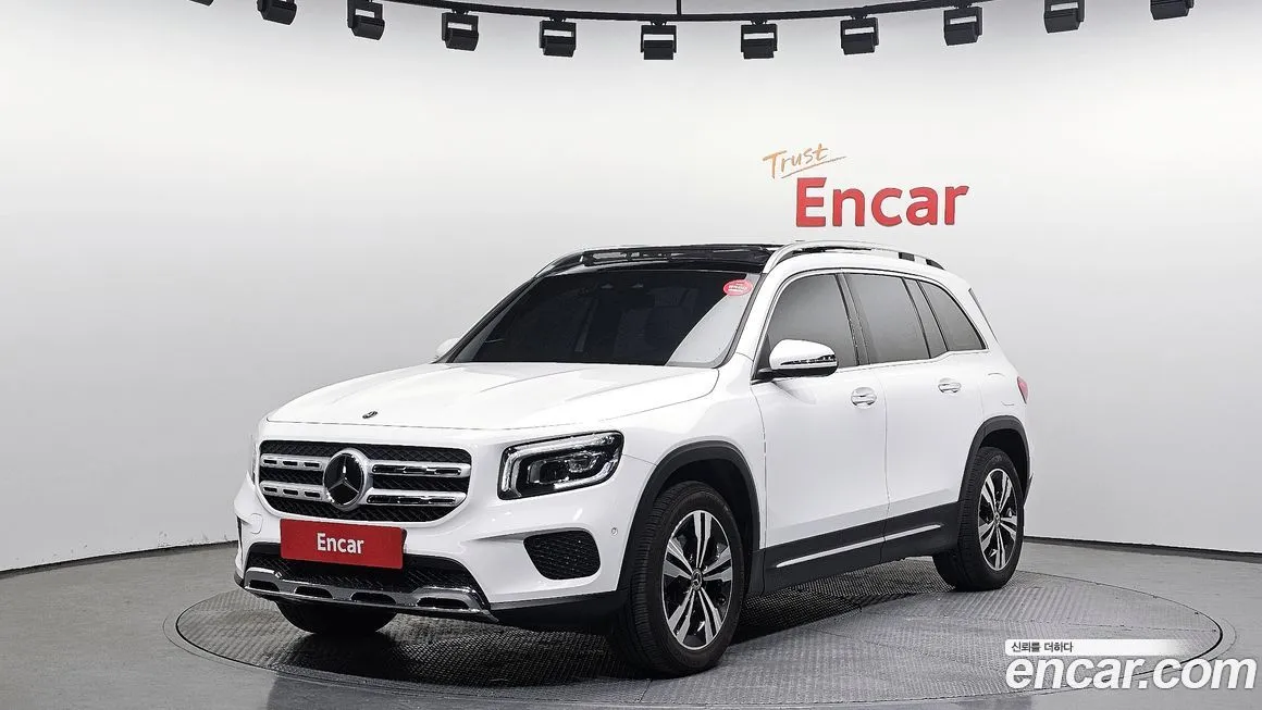 Mercedes-Benz GLB-Class — фото 1