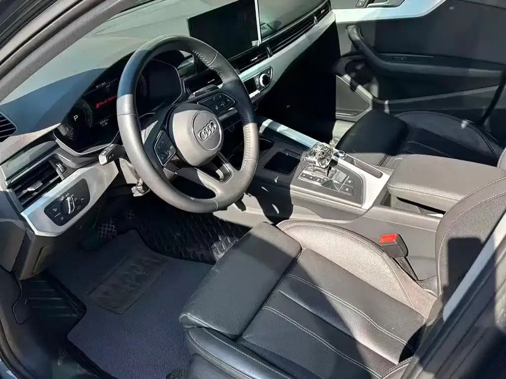Audi A4L 2021 из CN, фото 9