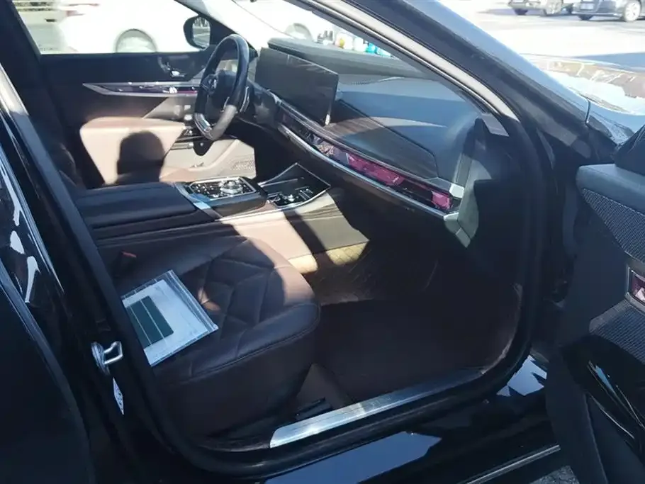 BMW 7 Series 2024 из CN, фото 2