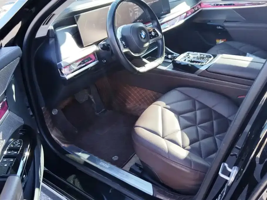 BMW 7 Series 2024 из CN, фото 9
