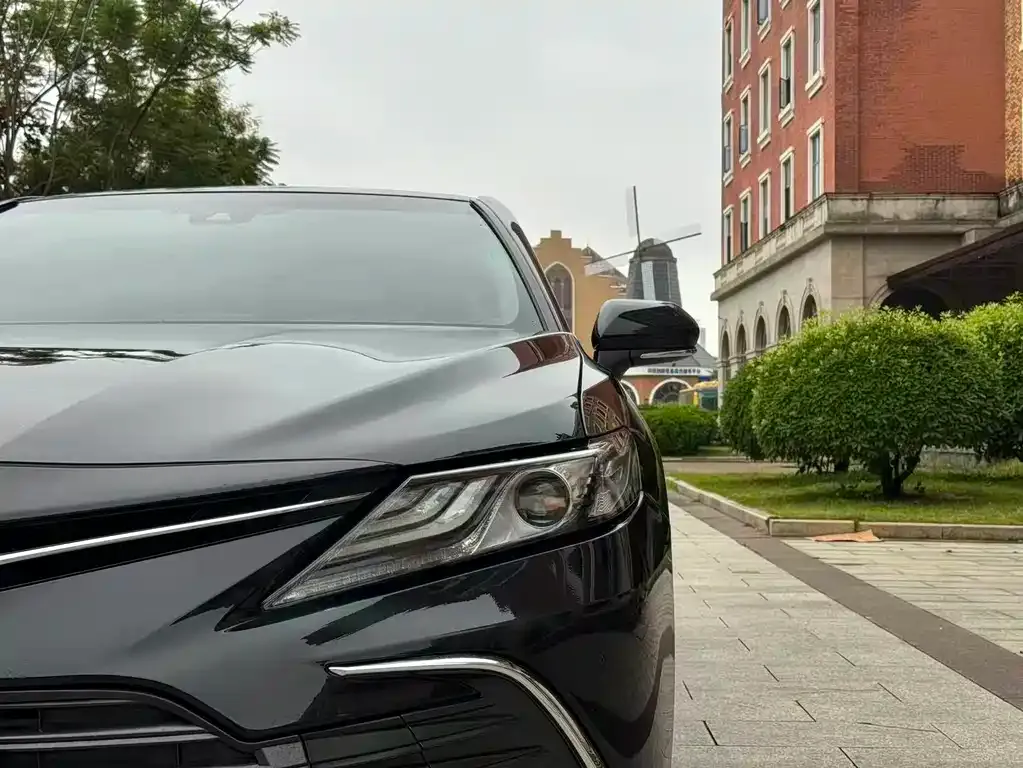 Toyota Camry — фото 5