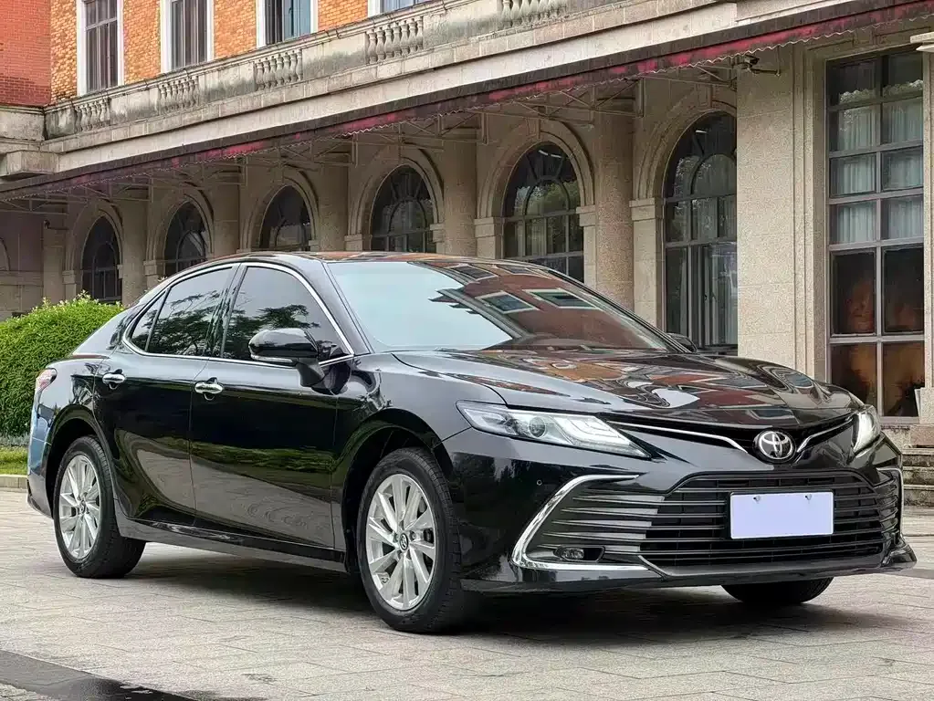 Toyota Camry — фото 9