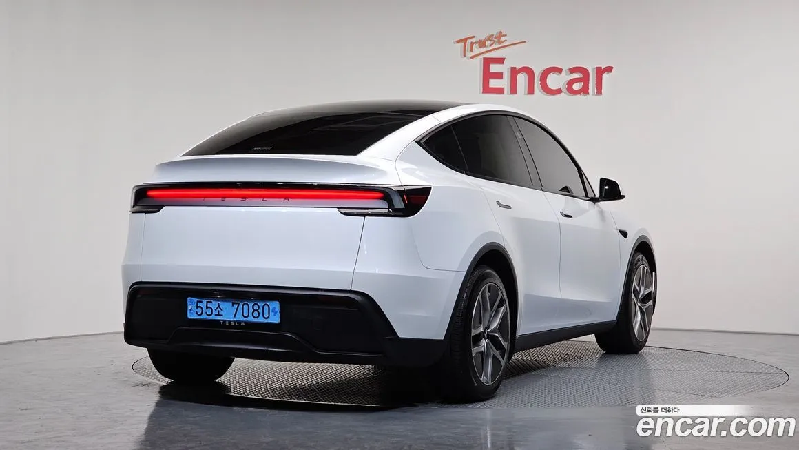 Tesla Model Y — фото 5