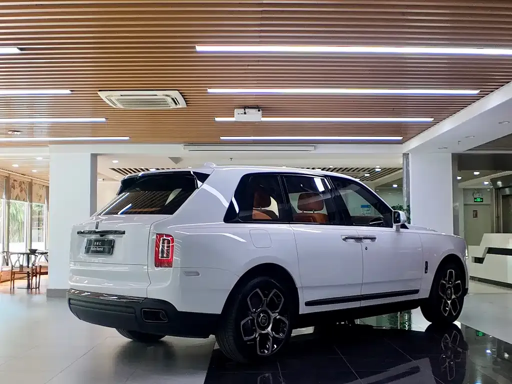 Rolls-Royce Cullinan 2024 из CN, фото 4