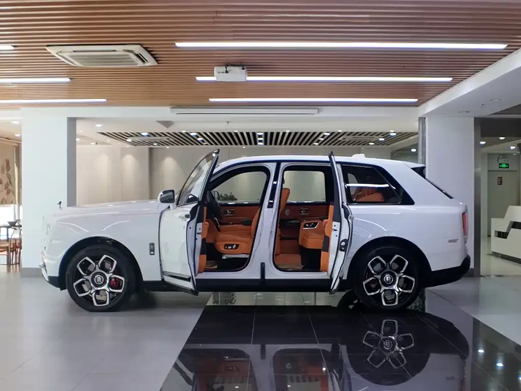 Rolls-Royce Cullinan 2024 из CN, фото 6