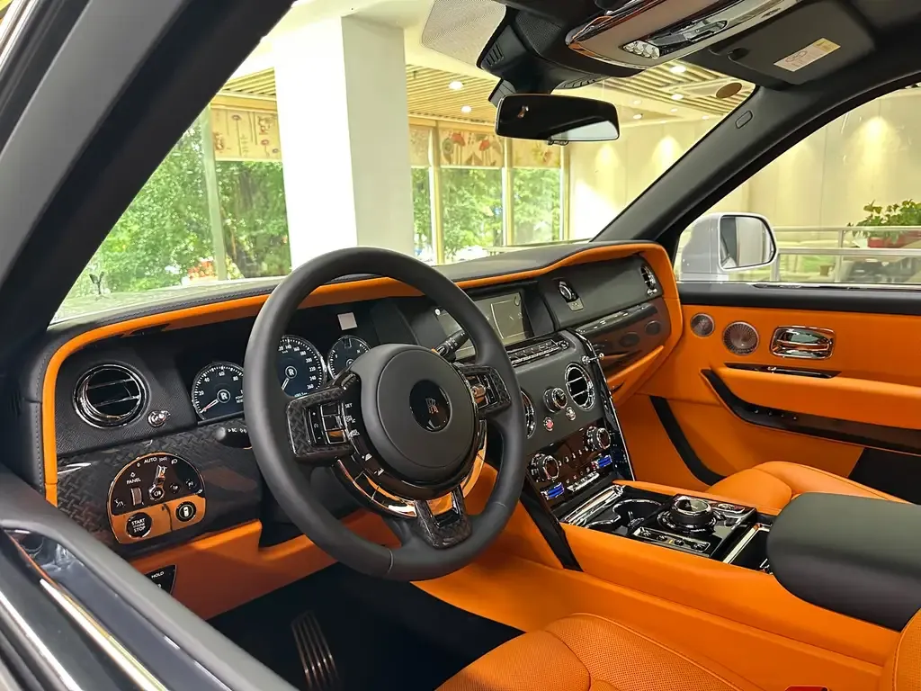 Rolls-Royce Cullinan 2024 из CN, фото 9