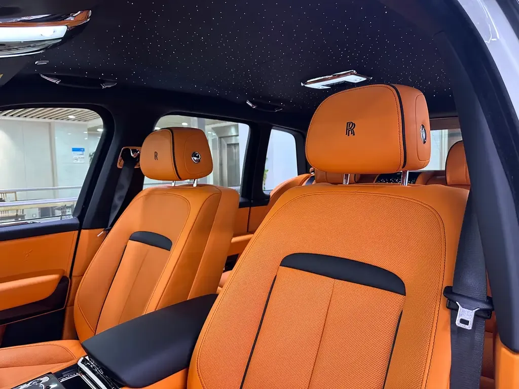 Rolls-Royce Cullinan 2024 из CN, фото 10