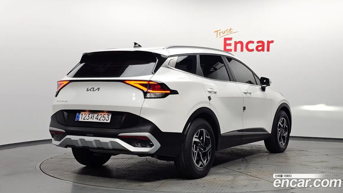 Kia Sportage — фото 8