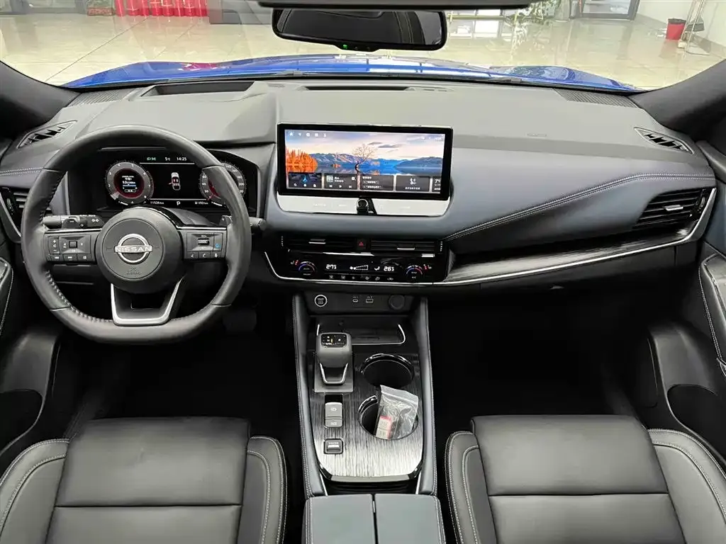 Nissan Qashqai 2023 из CN, фото 2