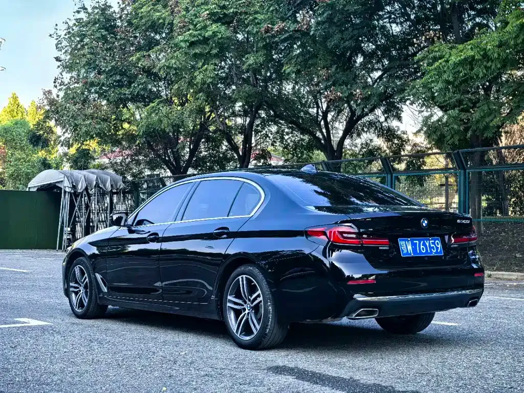 BMW 5 Series — фото 6