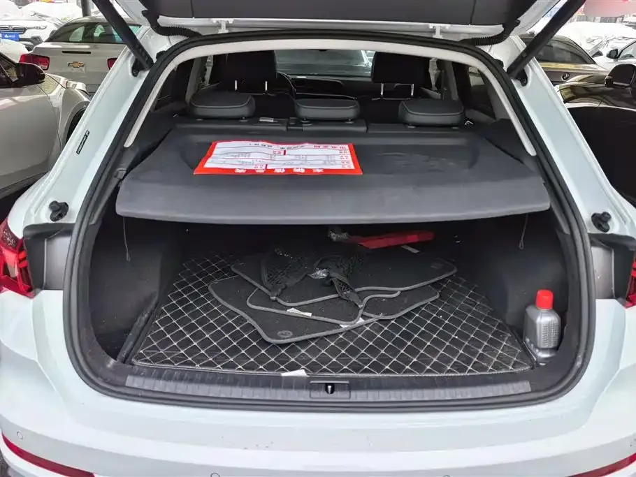 Audi Q3 2023 из CN, фото 9