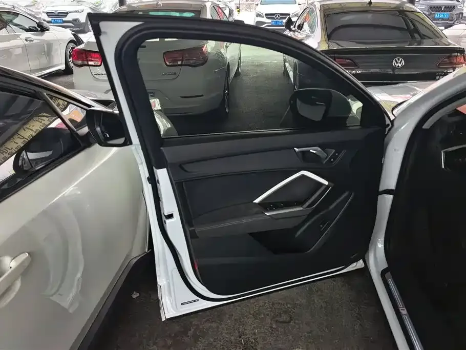 Audi Q3 2023 из CN, фото 5