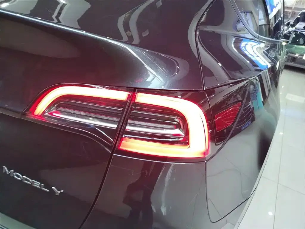 Tesla Model Y 2024 из CN, фото 3