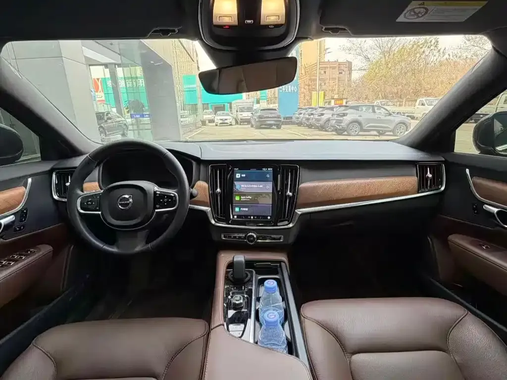 Volvo S90 2025 из CN, фото 2