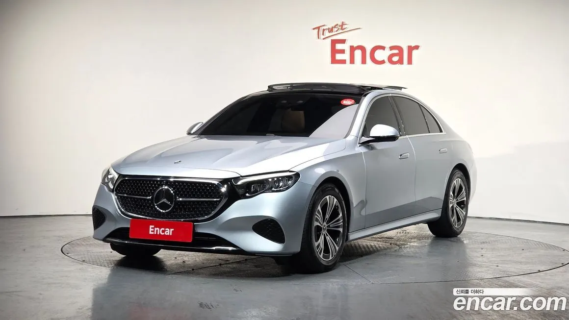 Mercedes-Benz E-Class — фото 1