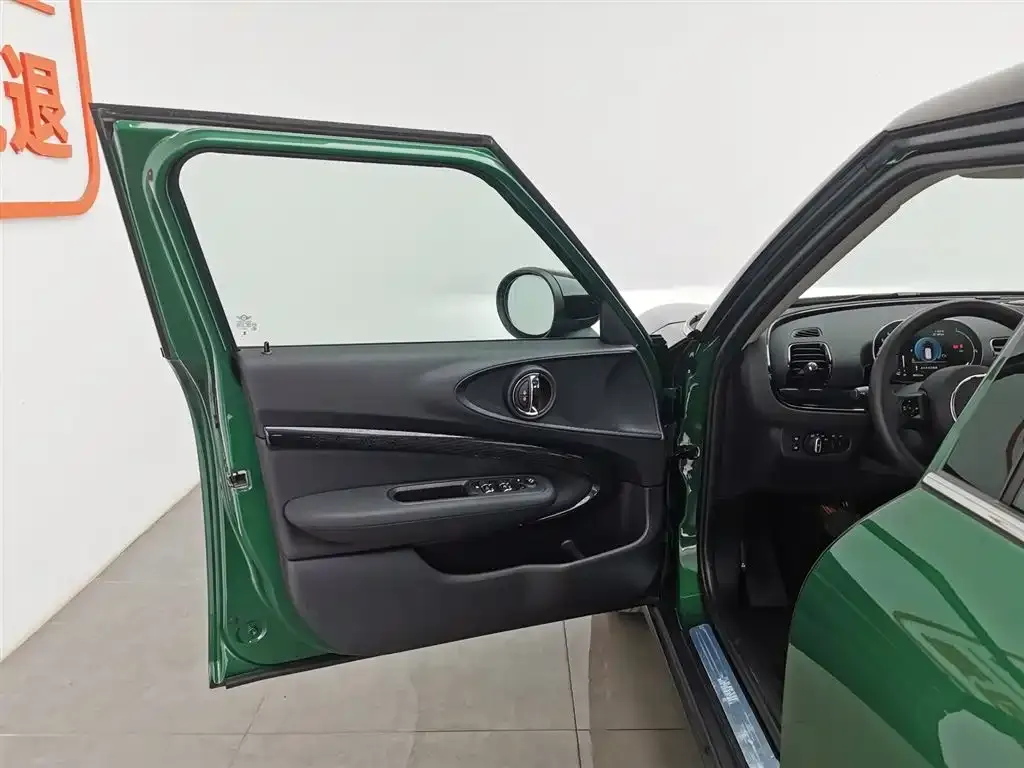 MINI Clubman — фото 2