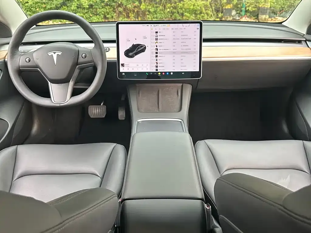 Tesla Model 3 — фото 9