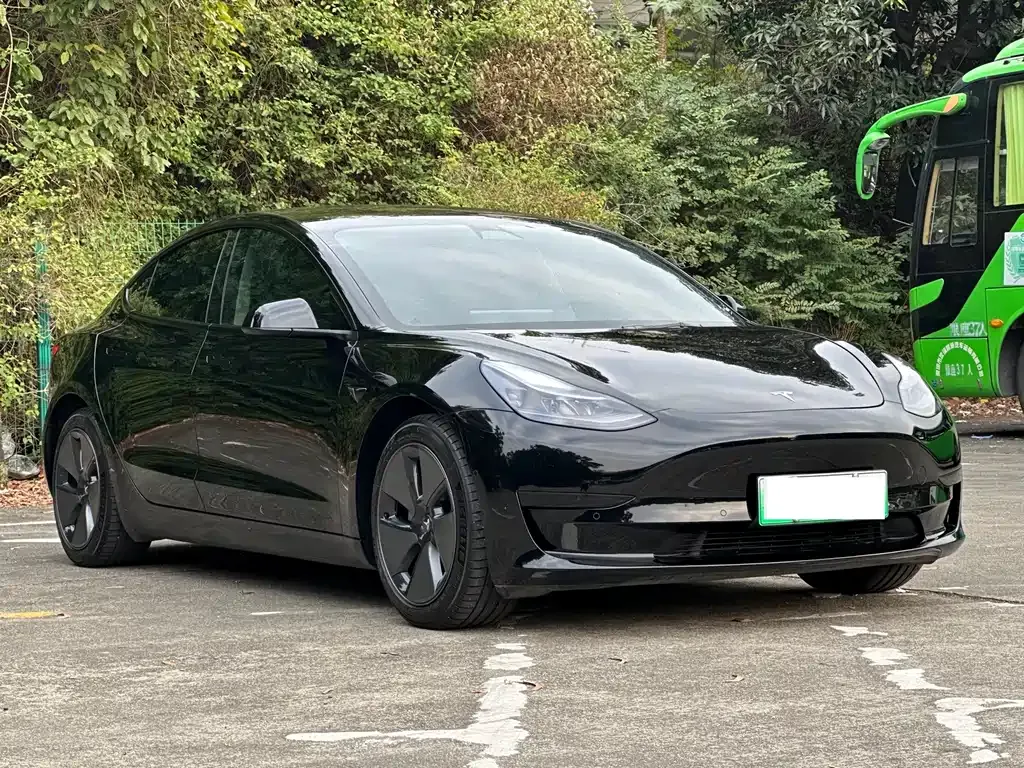 Tesla Model 3 — фото 6