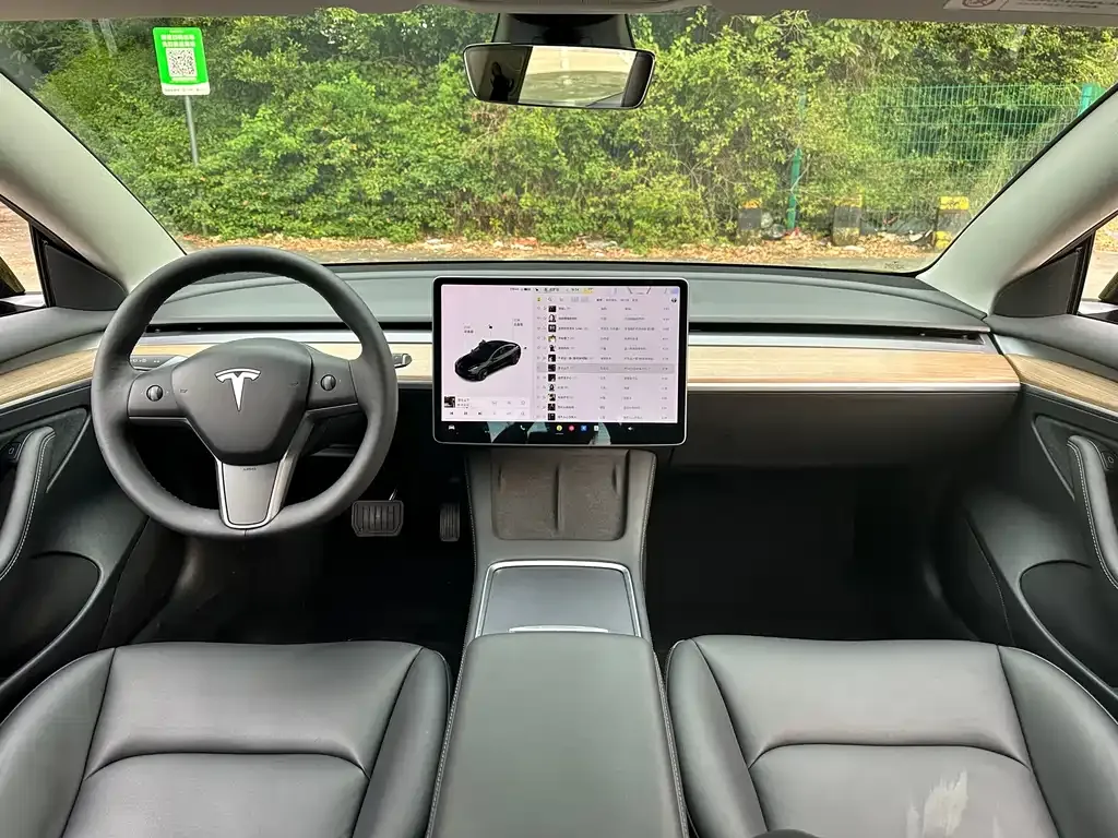 Tesla Model 3 — фото 8
