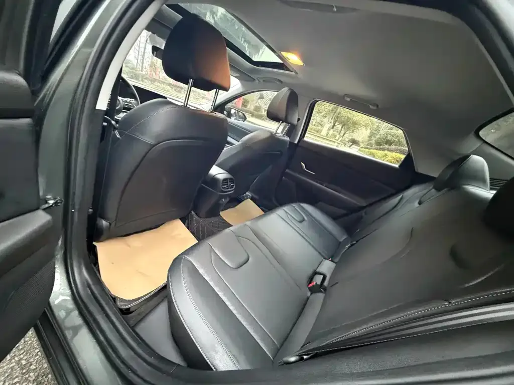 Hyundai Elantra 2024 из CN, фото 2