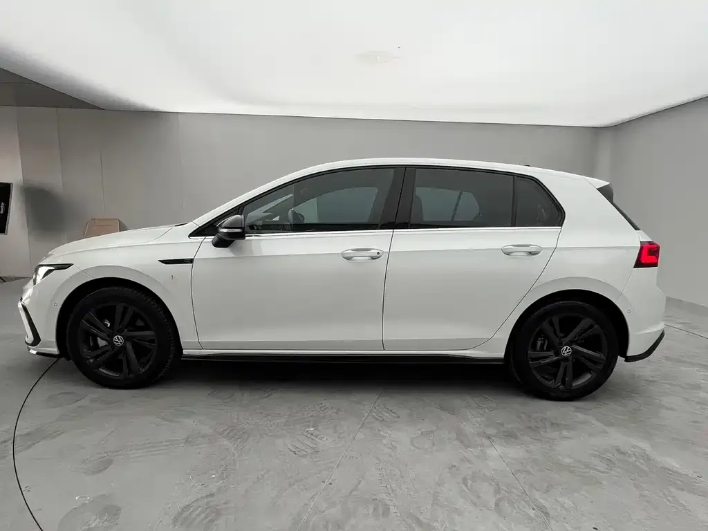 Volkswagen Golf 2022 из CN, фото 4