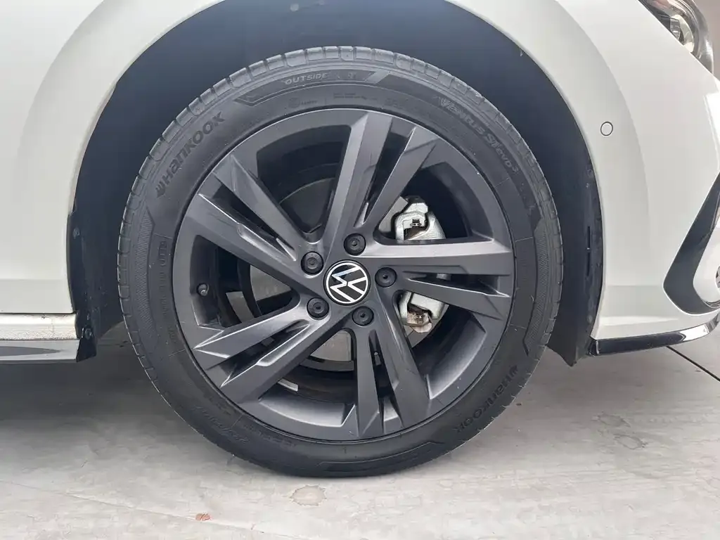 Volkswagen Golf 2022 из CN, фото 5