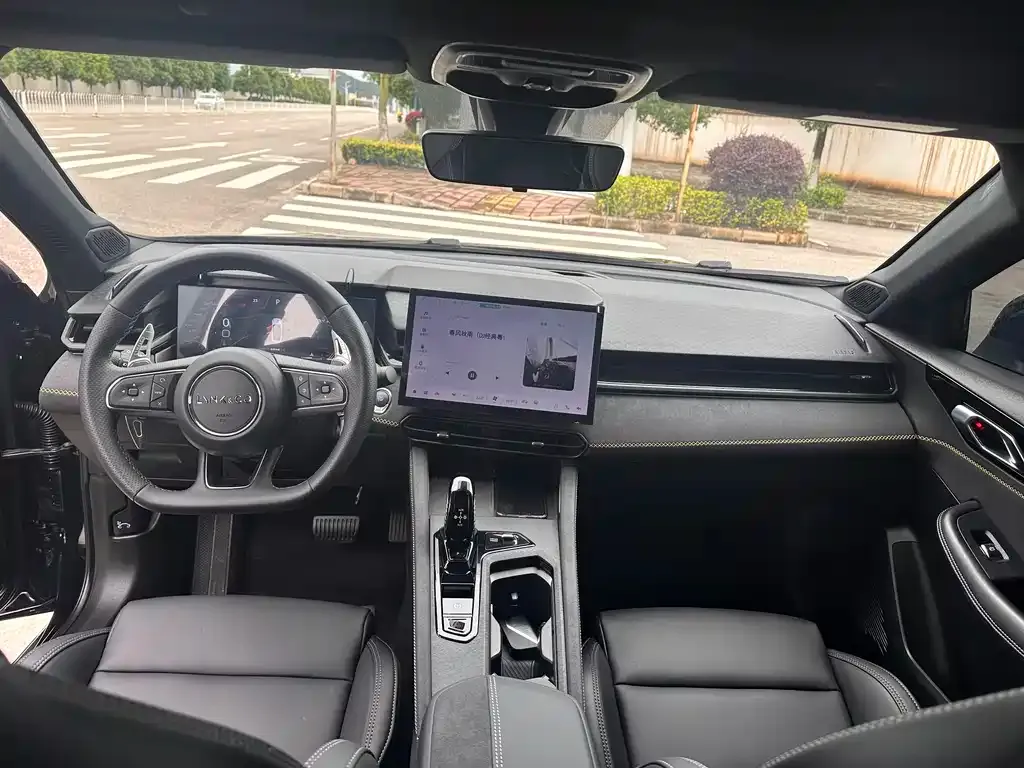 Lynk & Co 03 — фото 9