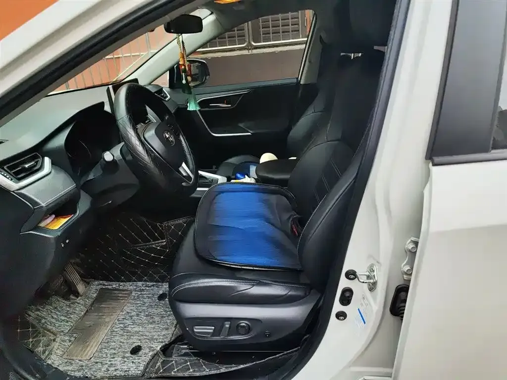Toyota Wildlander 2022 из CN, фото 8