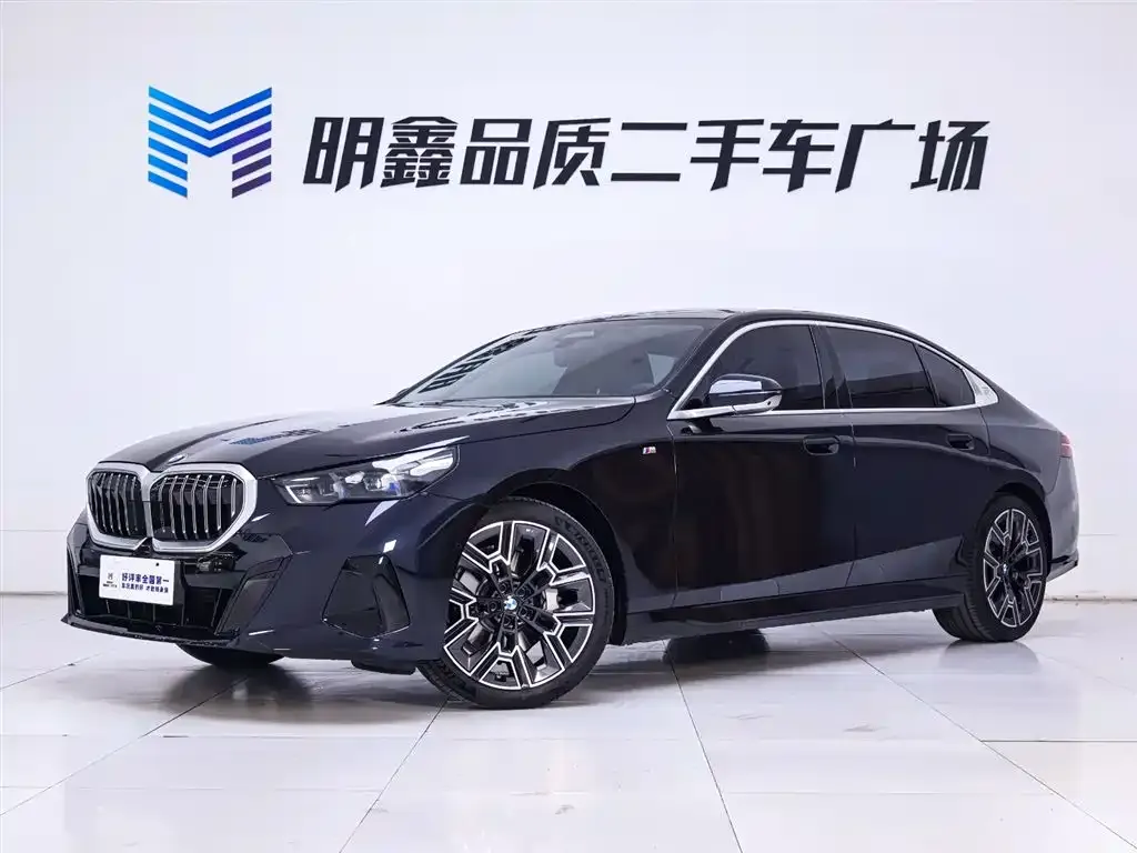 BMW 5 Series 2025 из CN, фото 2