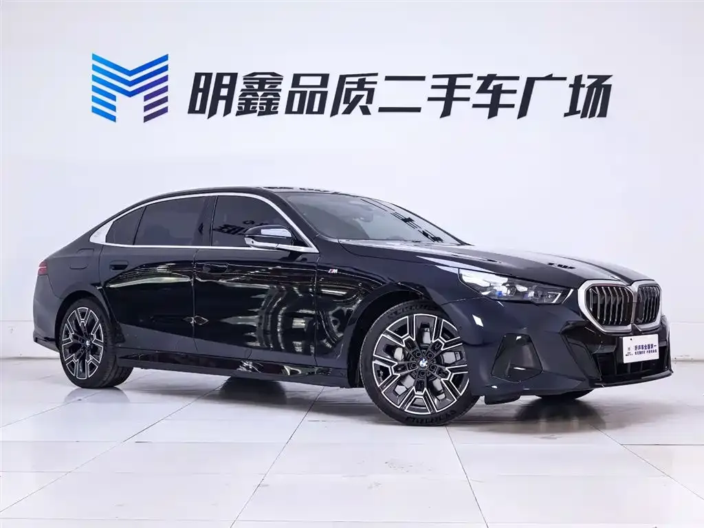 BMW 5 Series 2025 из CN, фото 3