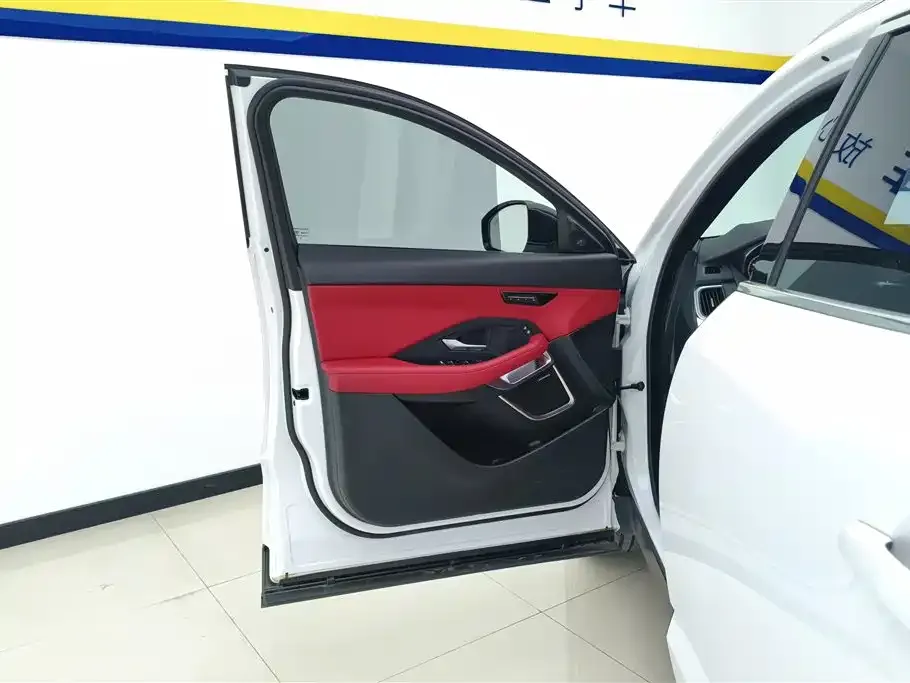 Jaguar E-PACE 2024 из CN, фото 3