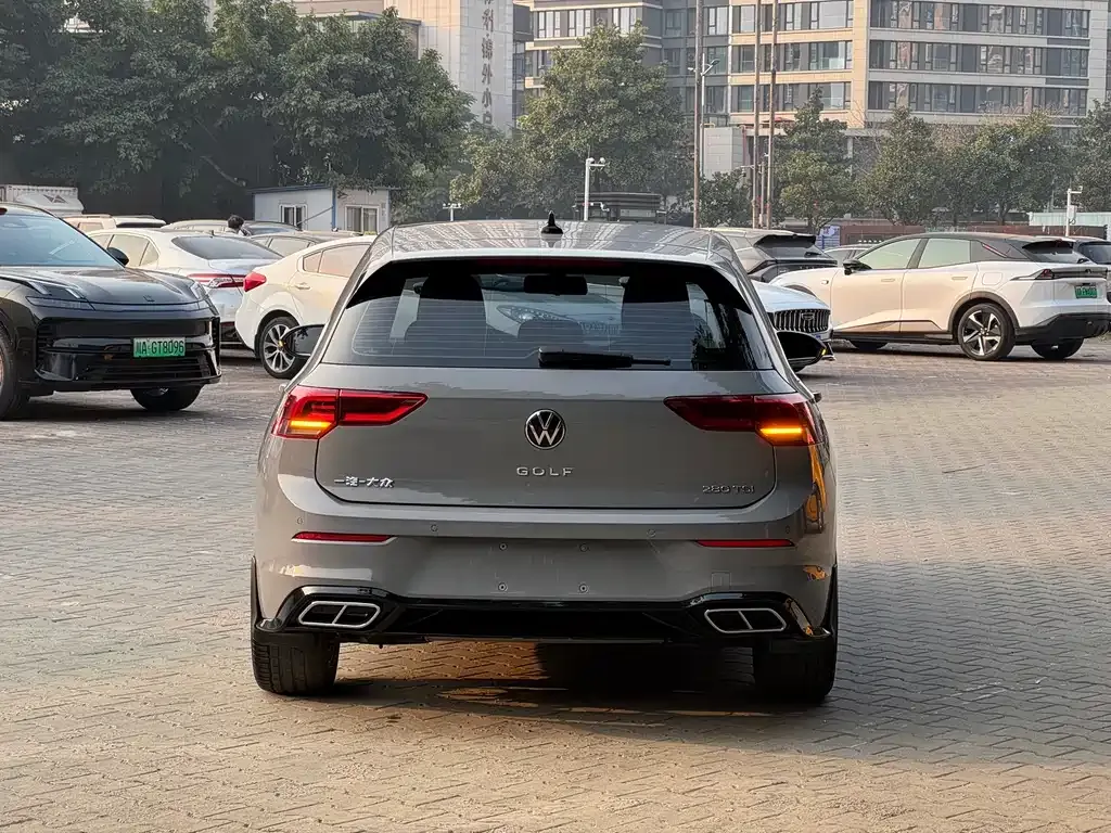 Volkswagen Golf 2022 из CN, фото 4