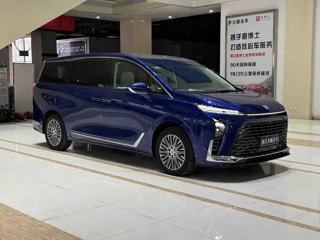 Buick GL8 Hybrid 2025 из CN, фото 3