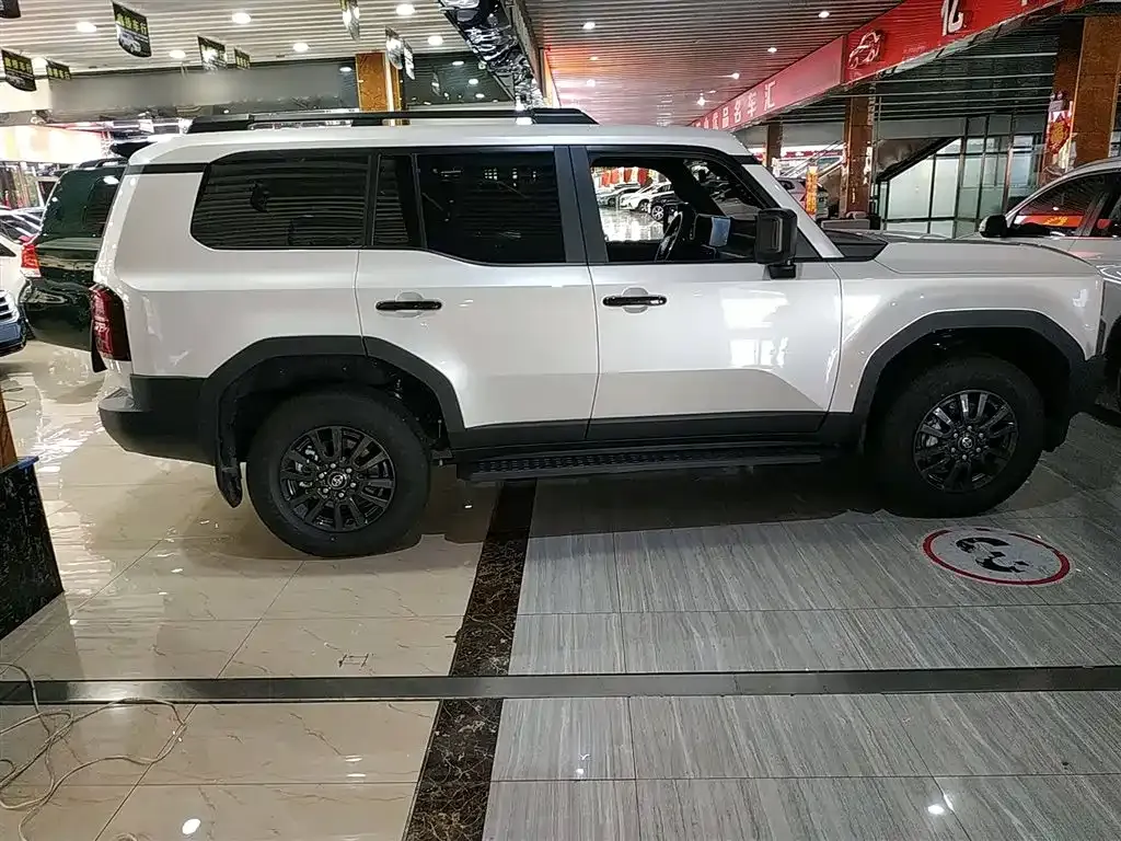 Toyota Prado 2025 из CN, фото 10