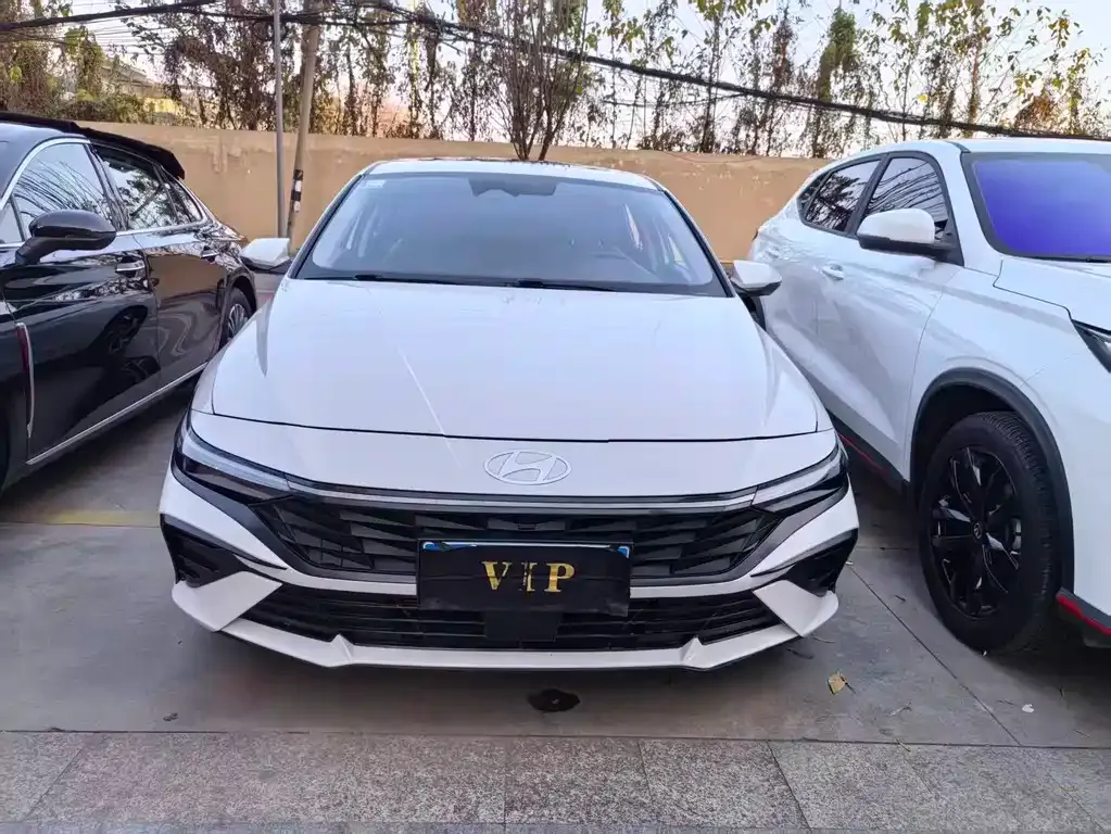 Hyundai Elantra 2023 из CN, фото 9