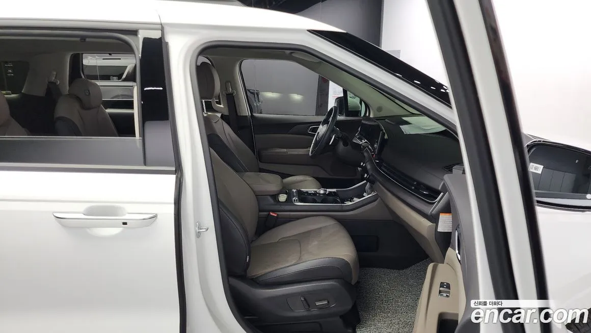Kia Carnival — фото 10