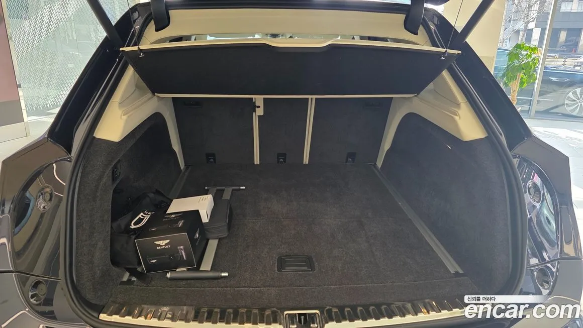 Bentley Bentayga 2025 из KR, фото 8