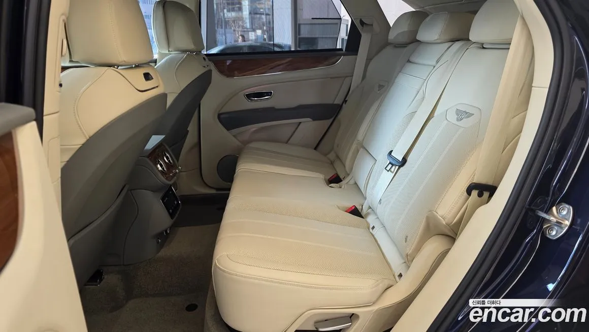 Bentley Bentayga 2025 из KR, фото 10