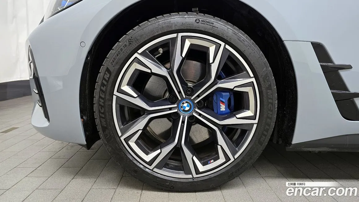 BMW i4 2023 из KR, фото 5